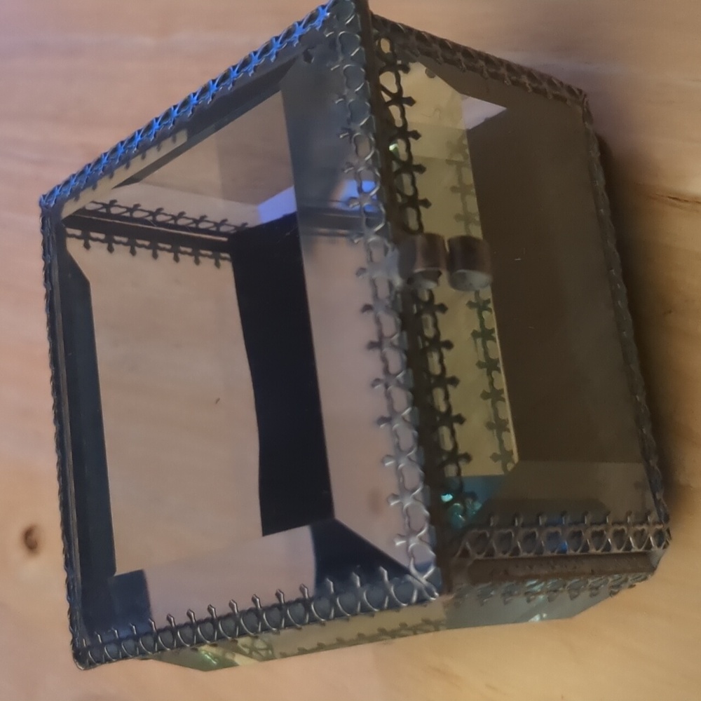 Nicole Miller Trinket Beveled Box
